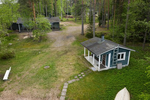 Seurakuntamaja ulkoa